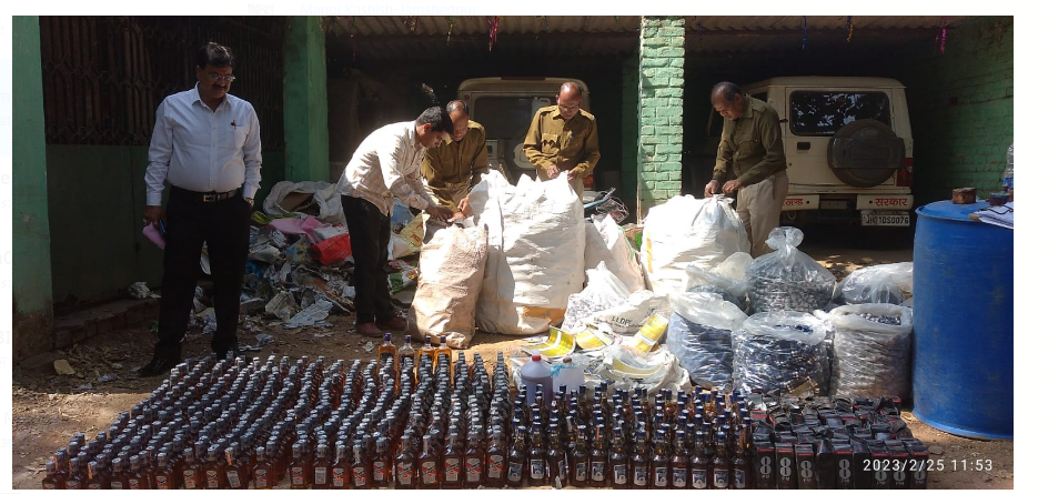 awaidh sharav factori dhwasta 