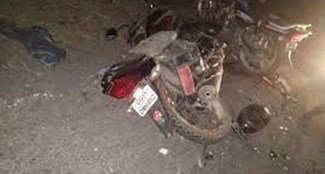 three bike riders died after being hit by a truck in jamshedpur