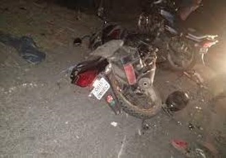 three bike riders died after being hit by a truck in jamshedpur
