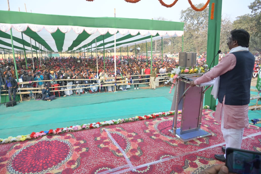 cm hemant soren on giridih tour under khatiani johar yatra.