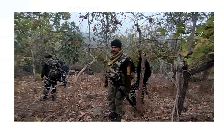 police aur naxaliyon ke beech muthbher 