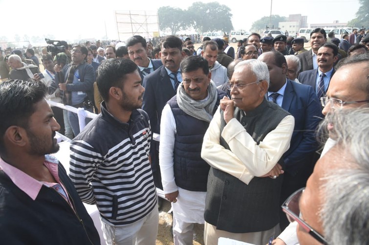 breaking cm nitish demands pm modi to bring separate rail budget again.