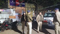 gaya ssp ashish bharti reached the police station for surprise inspection in the middle of the night.