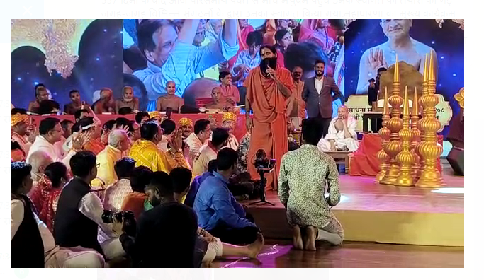 parasnaath mai baba ramdev ka bhavya swagat 