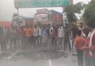  Protesters pelted stones at police in Motihari