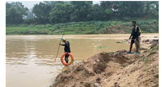 giridih mai nadi ki tej bahaw mai 3 youwak dube 