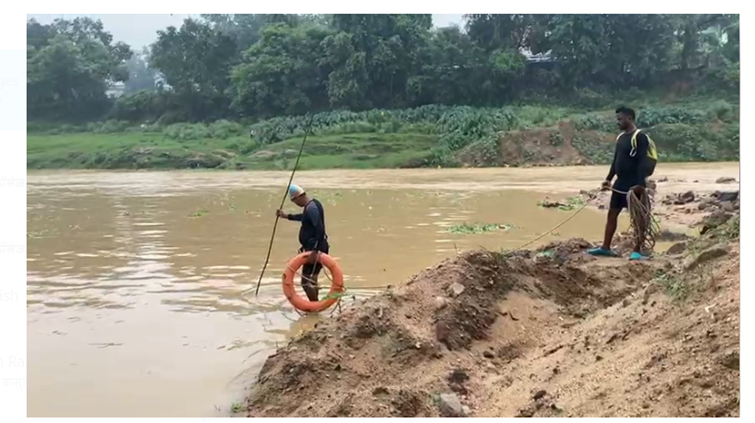 giridih mai nadi ki tej bahaw mai 3 youwak dube 