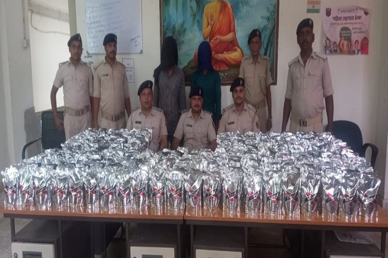  Jamui police arrested two businessmen with huge quantity of liquor