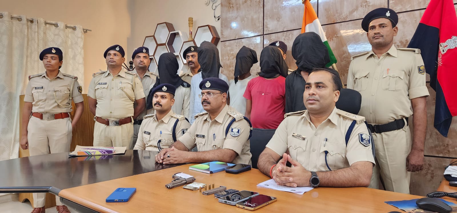 nawada police ke hatthe chadhe lootkand ke abhiyukt