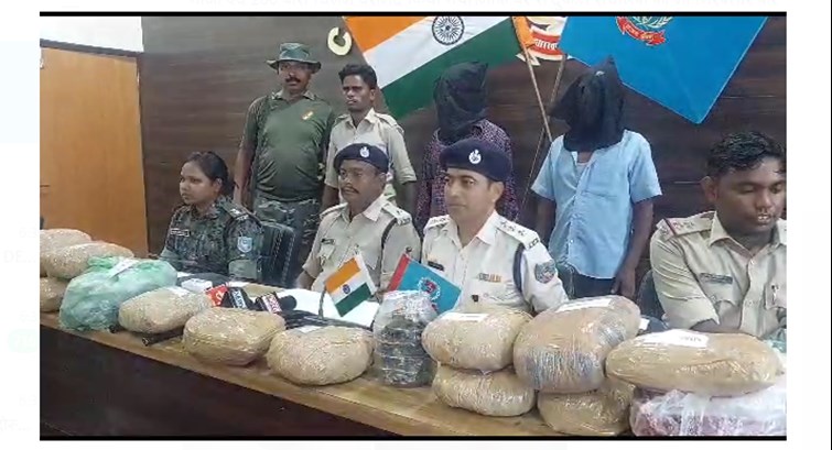 awaidh ganja bikri ke khilaph karrawai 