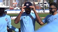 international cricket me debut gopalganj ka lal mukesh kumar 