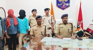 begusarai Three accused of tearing the clothes of a minor and making her walk naked surrendered before the police