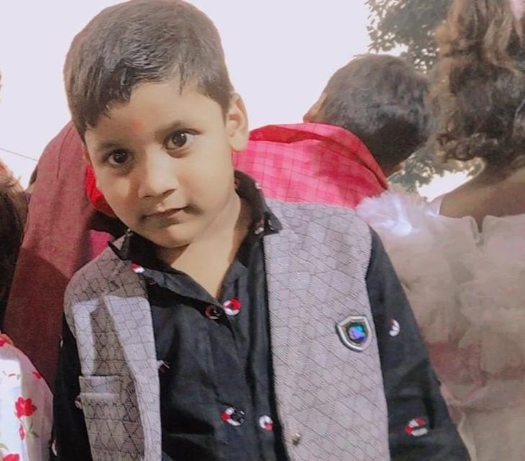 lkg student shivam ko police ka karaya riha.20 lakh mangi thi rangdari.
