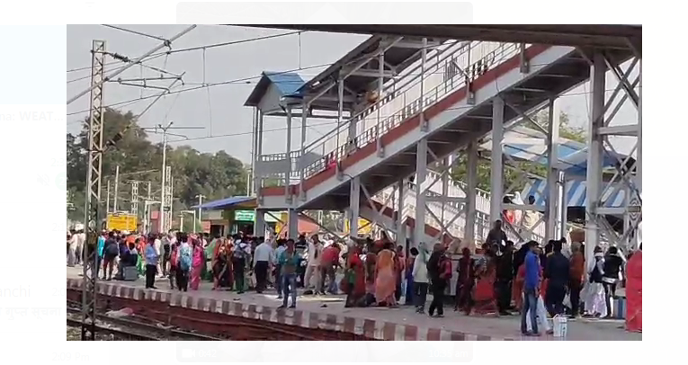 train mai 8 varshiya bachi ke saath chherchhar ka maamla 
