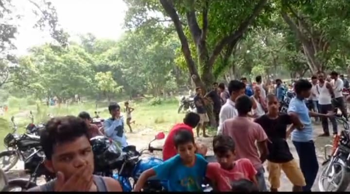 Dead body of unmarried youth found from mango orchard in Vaishali
