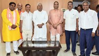 The delegation of Shri Rajgriha Tapovan Tirth Rakshaartha Panda Committee met the Chief Minister, during the flag hoisting and pilgrimage of the Purus