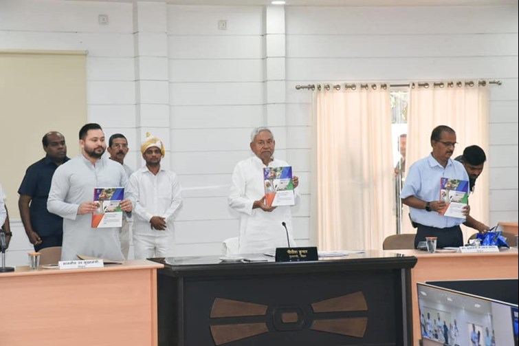 BADH SUKHAR KO LEKAR CM NITISH KI SAMEEKSHA BAITHAK 