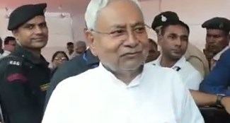 UPDATE  Nitish's big statement on bridge collapse, meeting of opposition parties and train accident