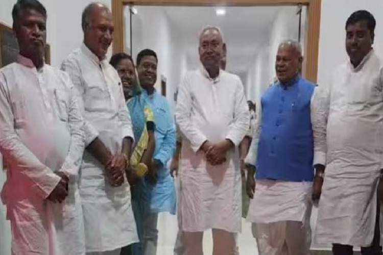 CM nitish se mile jeetan ram manjhi