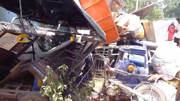 bakhtiyarpur me bheeshan sadak hadsa 