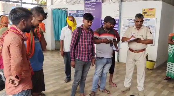 sadak hadse se shma aara tractar ne bike sawar baap bete ko raunda