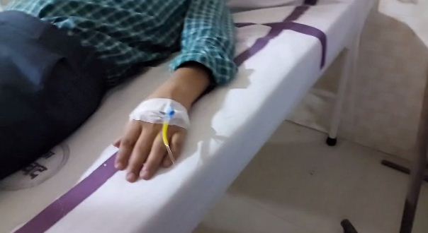 boss ki dant sunkar karmchari ka thanka matha, fir uthaya aisa kadam ki boss ke foole hathpanv 