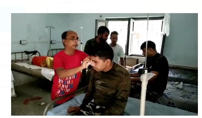 latehar mai dabangon ne police per kiya hamala