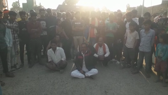 A teenager who went to decorate the groom's car was shot dead in Nawada