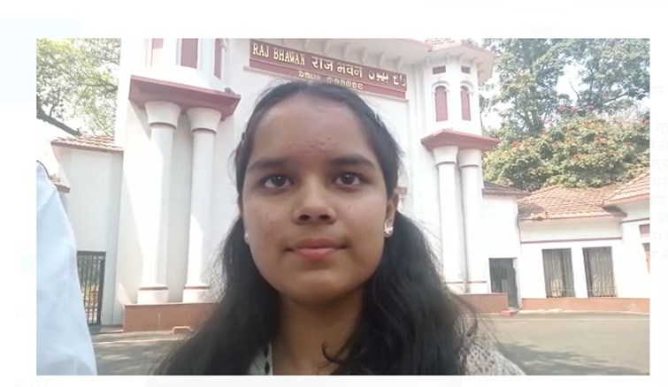 pustak ka lokarpan 