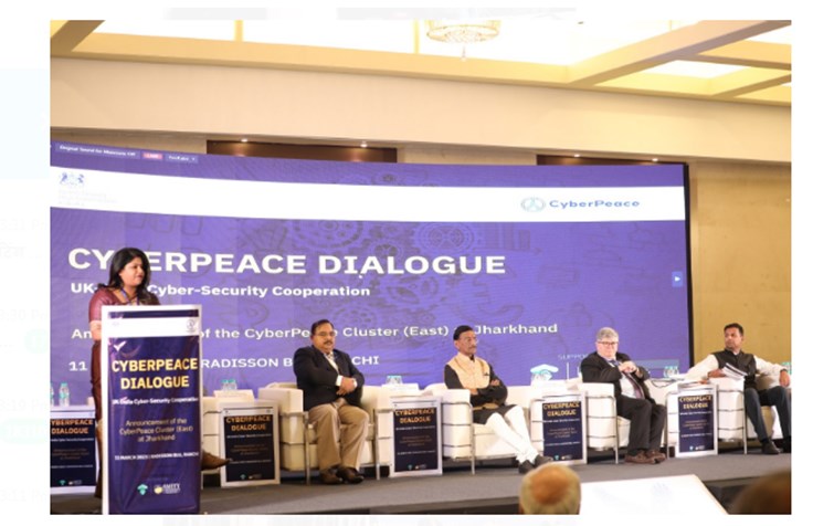 cyber aparaadh se bachaw ko lekar jagrukta aawashyak