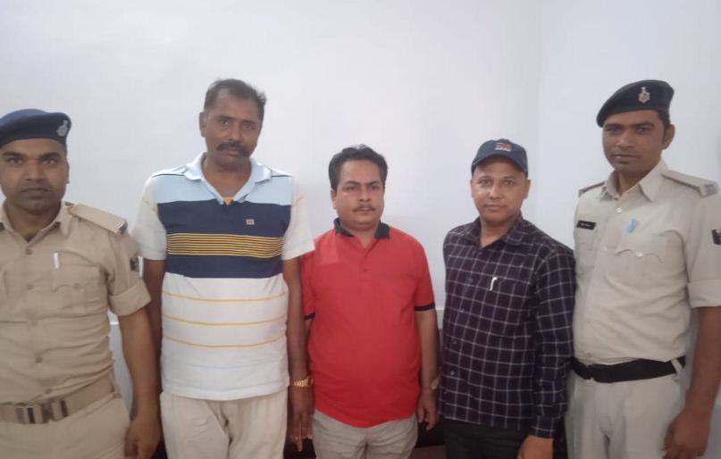 nigrani ke hatthe chadha bijli vibhag ka clerk 