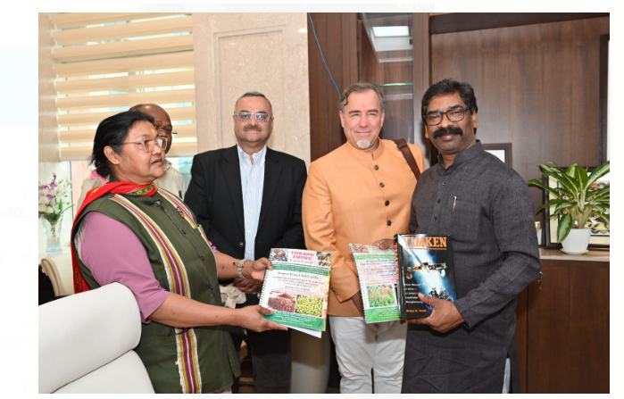 aadiwasi vikash ko vrihad rup dene per charcha 