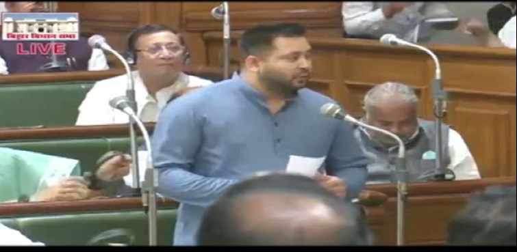 vidhansabh ame garje tejaswi yadav 