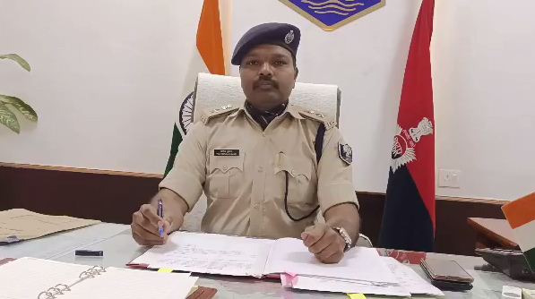 begusarai sp ne thanedar par giraya gaaj 