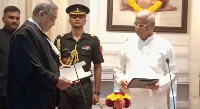 krishnan vinod chandran ne li patna high court ke chief justice ki sapath 