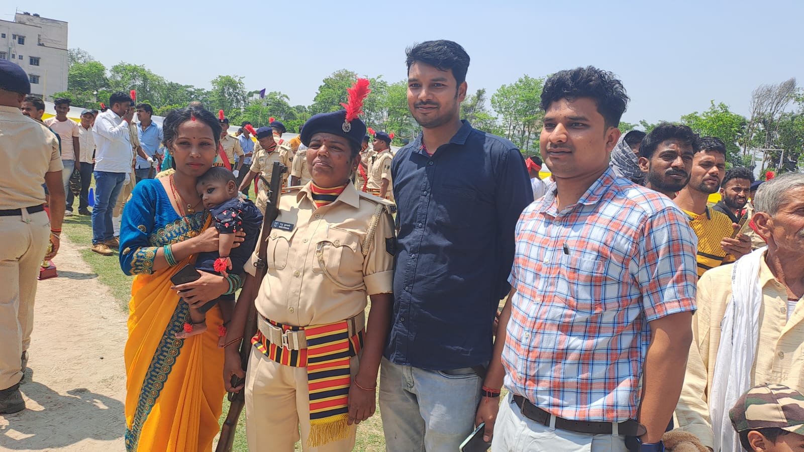 dadi maa ne join kiya police force , mahila ko wardi me dekh sabhi hairaan