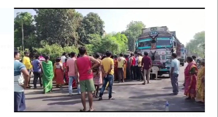 shakhsa ki maut per laga sadak jaam hata 