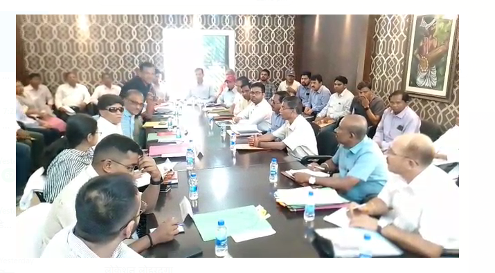 sthaniye ko kaam dena prathmikta 