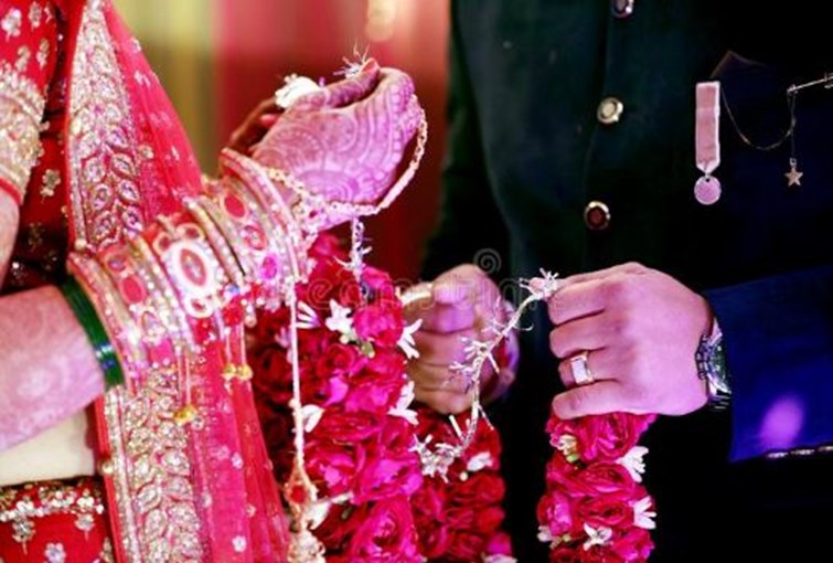The bride refused to marry the groom in the marriage hall