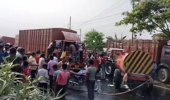 muzaffarpur me bada hadsa aarmy truck aur tanker me bheedant 