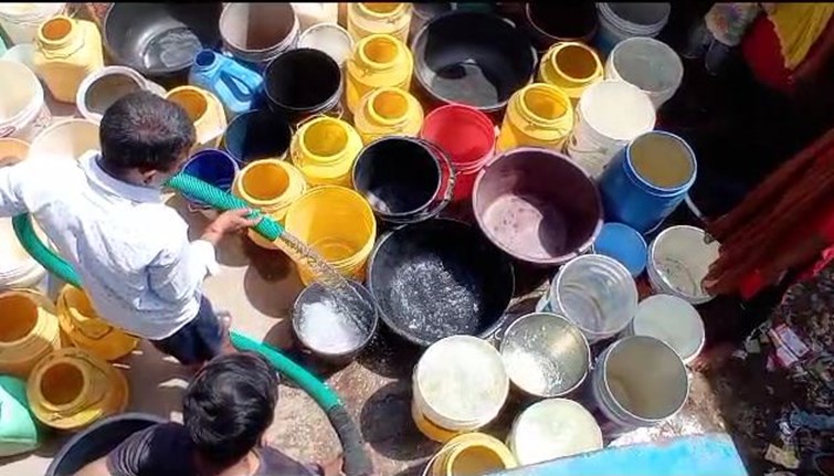 Water problem in 350 areas, people worried