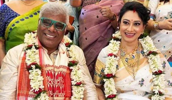 aashish vidyarthi ne rupali se rachai dusri shadi, tasveerein viral 