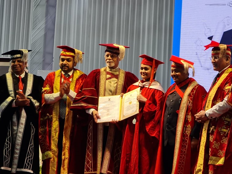 Dr Pallavi won gold medal in MD exam