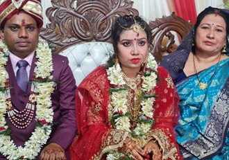 On the second day of marriage, the bride eloped with her lover with jewellery.