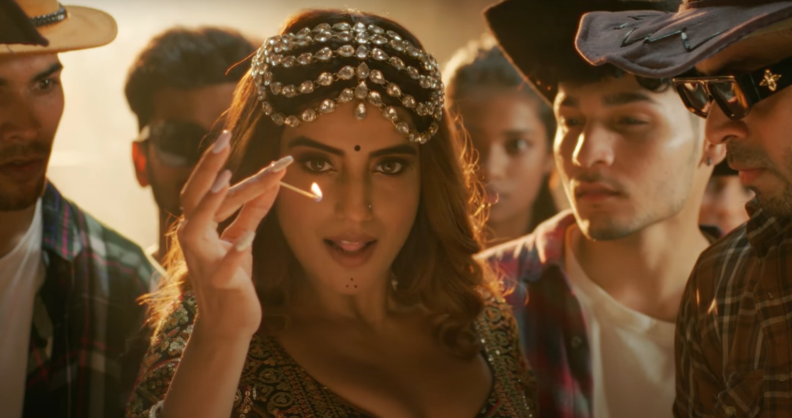 up bihar lootne aai bhojpuri queen akshara singh, song hua viral 