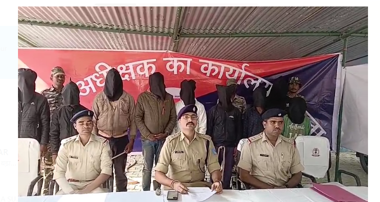 juaariyon per police ki dabish 