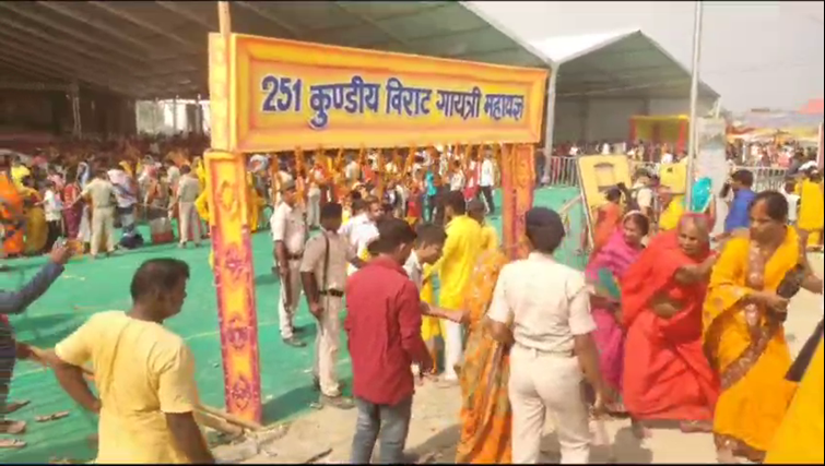 BREAKING Stampede in Yagya organized in Saran, two female devotees died