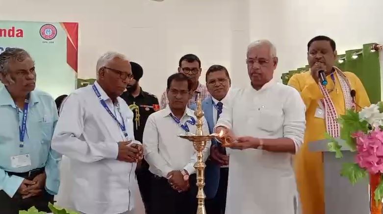 bihar ke bachchon ke school se nam kaate jane par bhadke rajyapal 