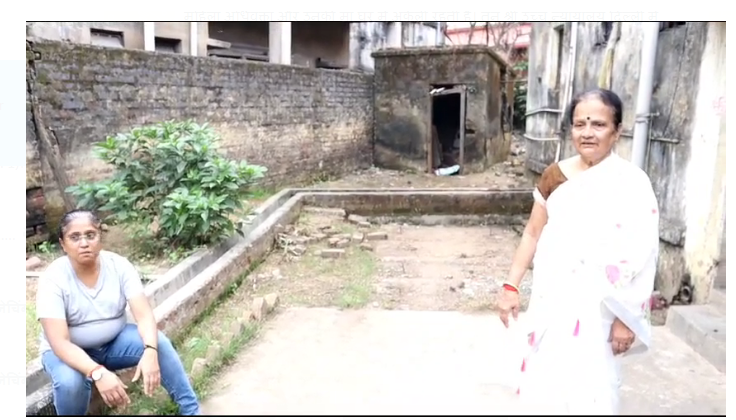 mahila adhiwakta ke ghar per asaamajik tatwon ka updraw