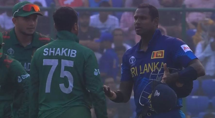 international cricket me pahli bar hua timeout, angelo mathews bane pahle shikar 